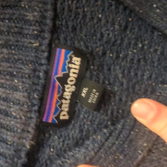 Patagonia three button sweater - Picture 3 of 5